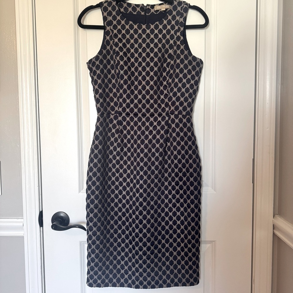 Banana Republic Elegant Navy and Light Gray Patterned Carrie Sheath Size 4 Dress